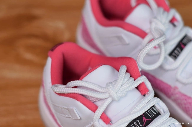 Air AH7860-106 Pink Snakeskin WMNS 11 Low Jordan 1022